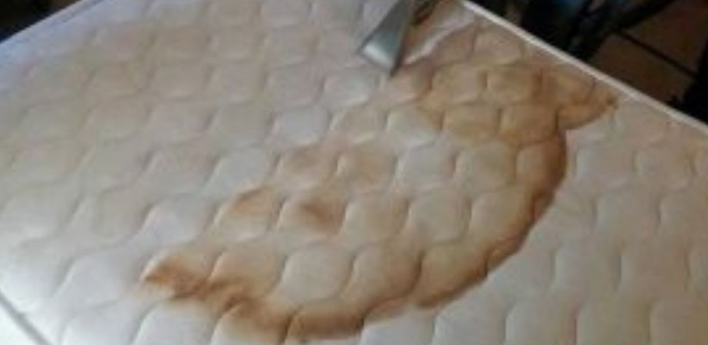 How to Clean and Disinfect Your Mattress Naturally? Light Recipes