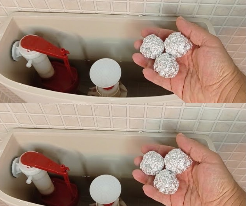 Put aluminum foil in the toilet… and THIS happens! Light Recipes